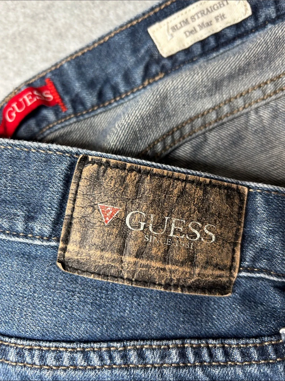 GUESS Straight-Leg Mid Blue Denim Jeans‎